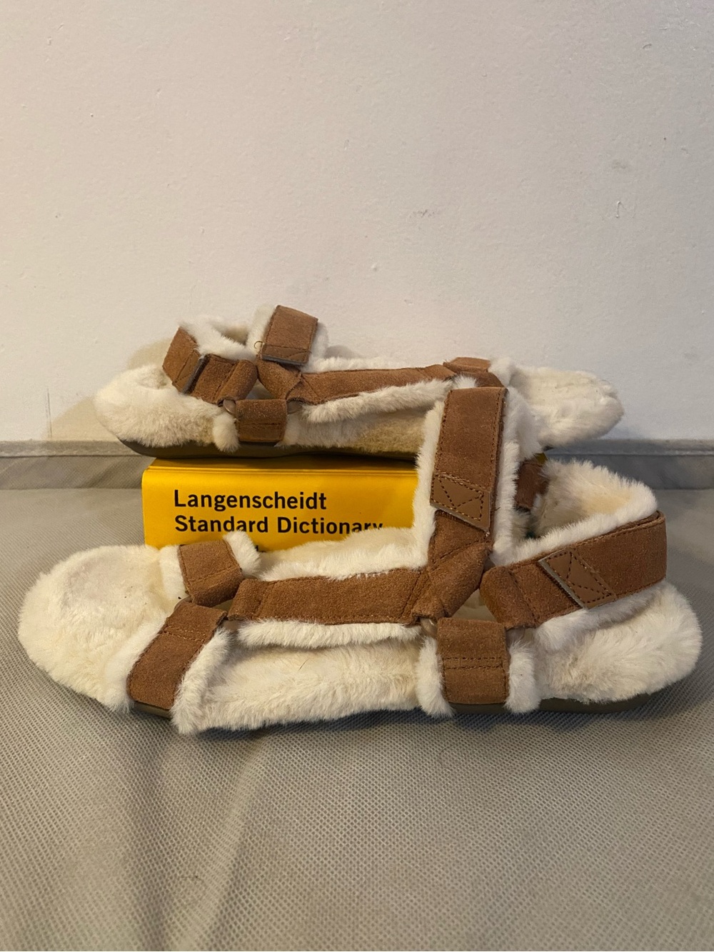 Vionic slipper